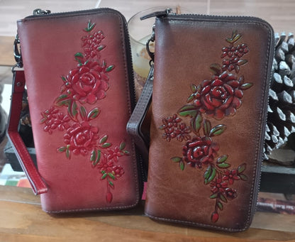 Billetera de cuero genuino larga diseño de flor en relieve